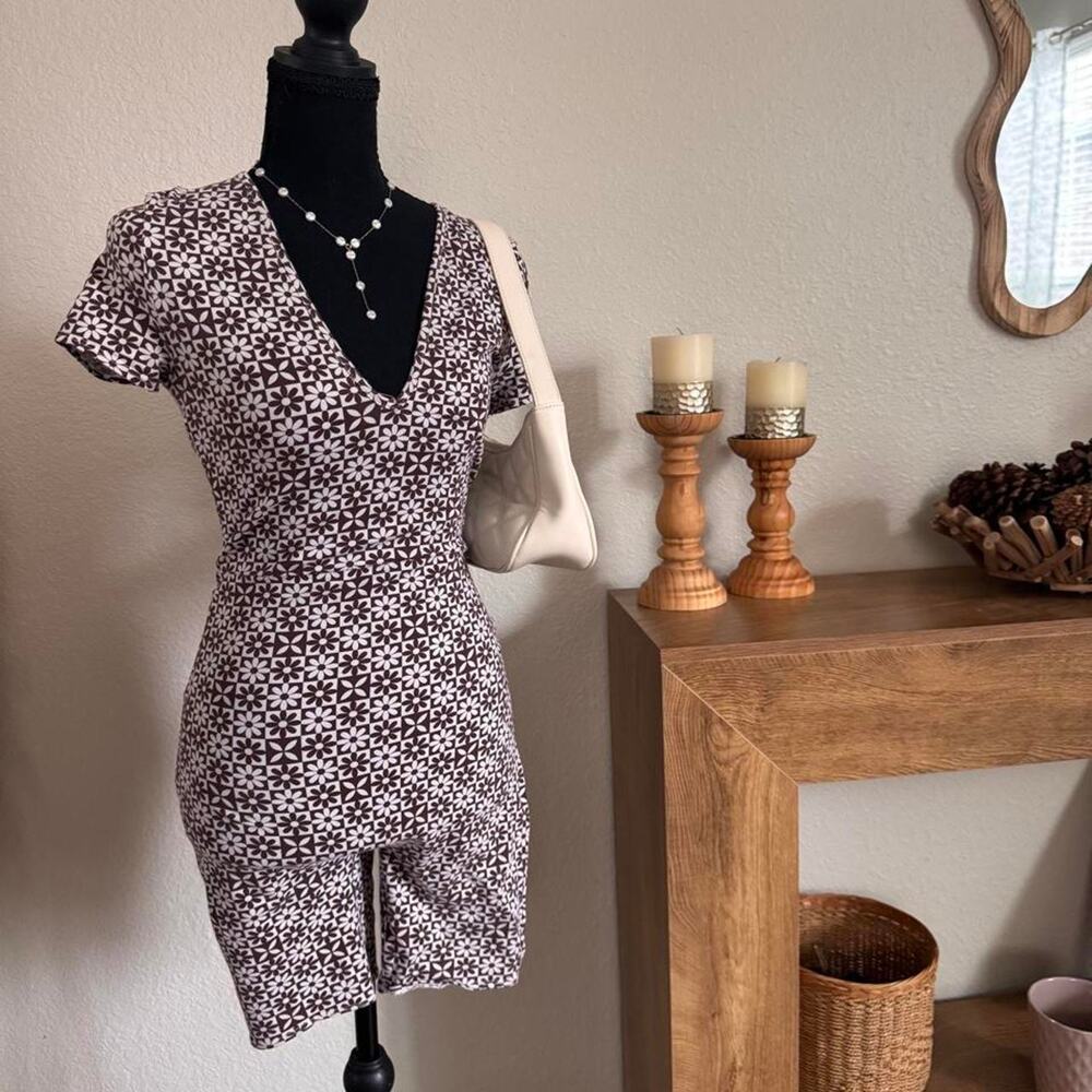 Divided hm brown white checkerboard